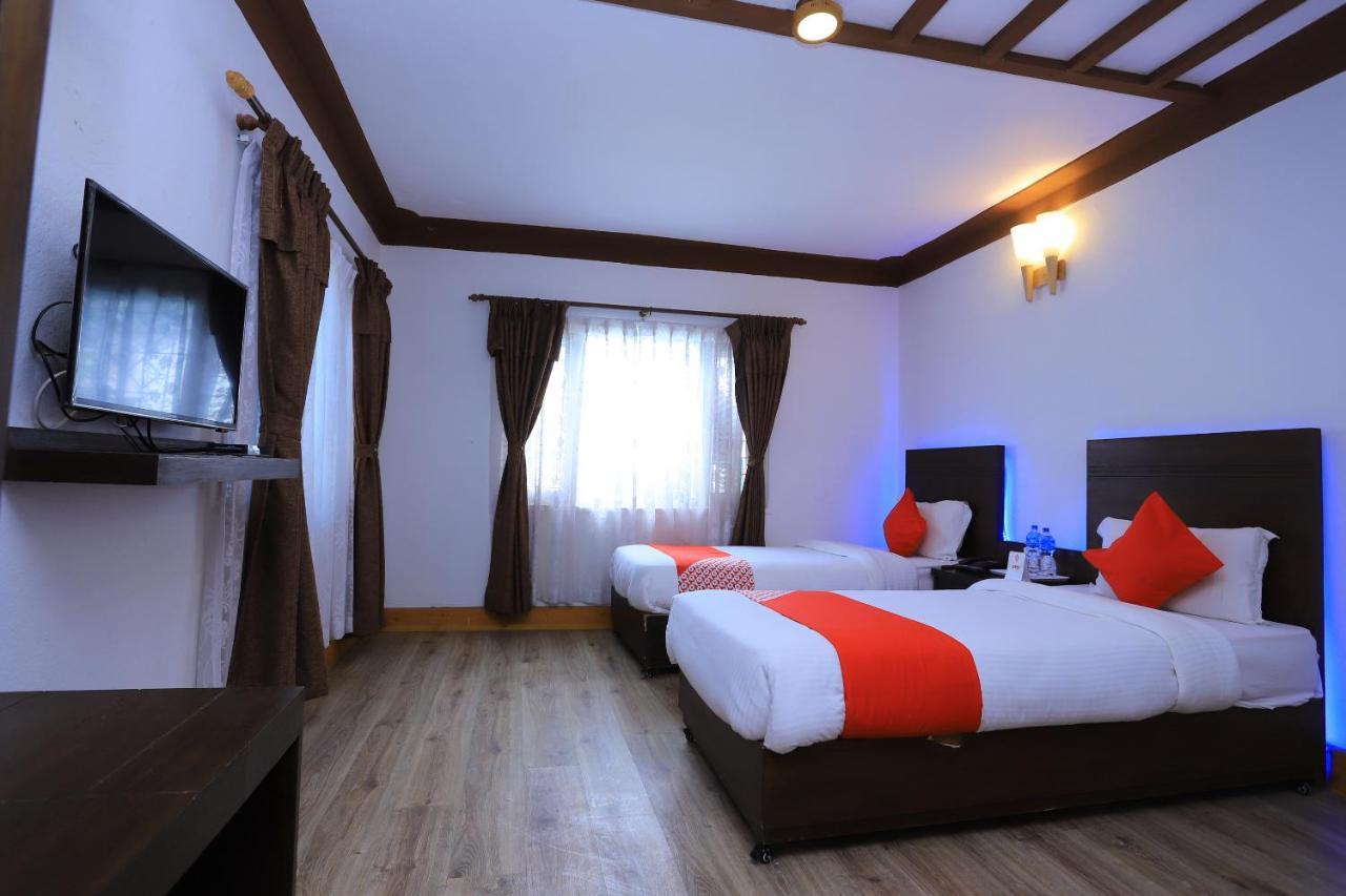 Oyo 591 Hotel Blue Moon Dharampur Exterior photo