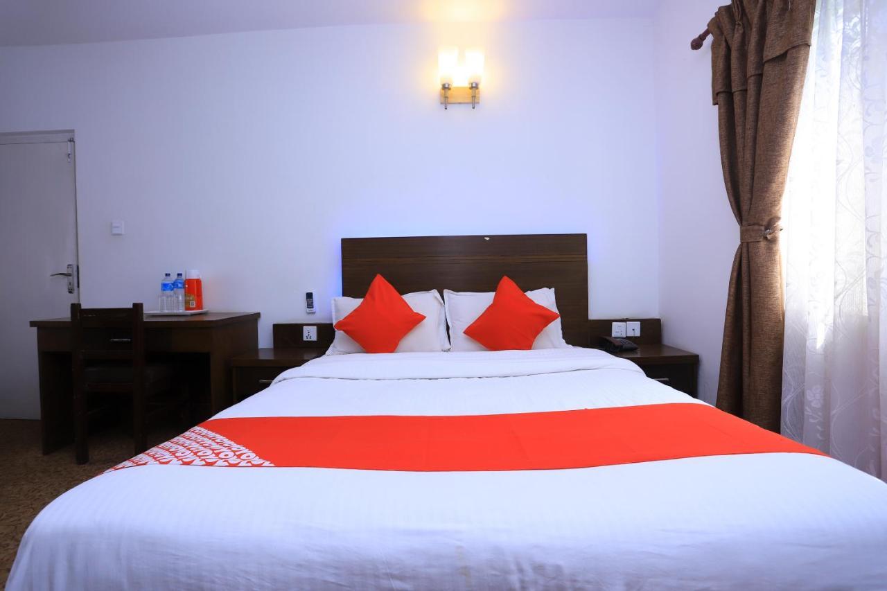 Oyo 591 Hotel Blue Moon Dharampur Exterior photo