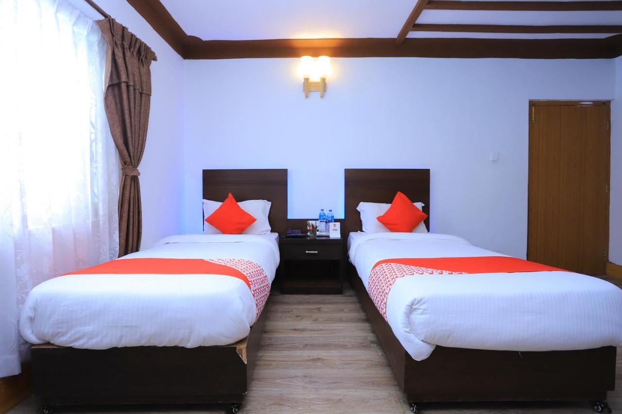 Oyo 591 Hotel Blue Moon Dharampur Exterior photo