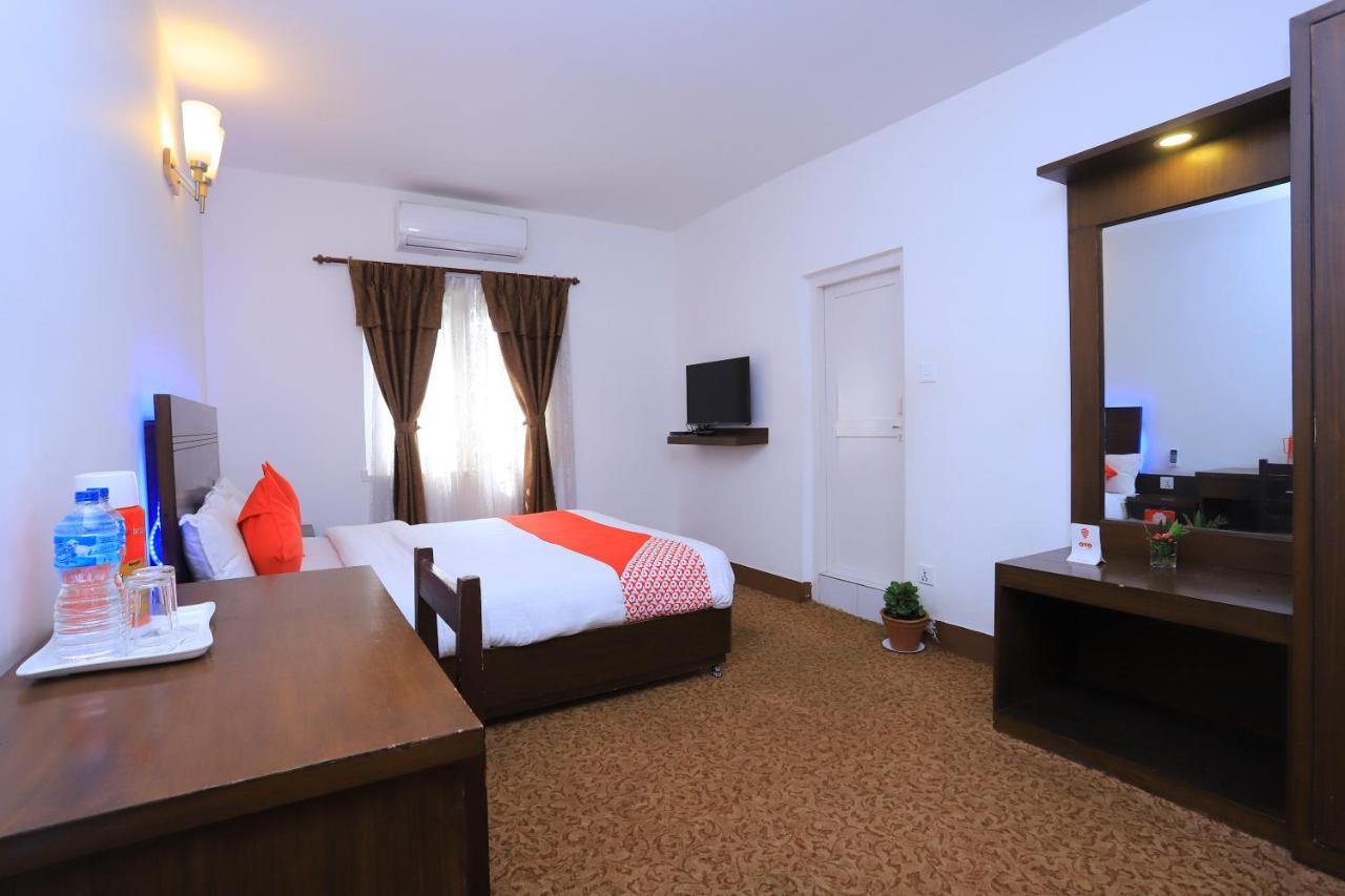 Oyo 591 Hotel Blue Moon Dharampur Exterior photo